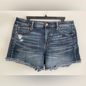 American Eagle jean shorts. Super stretch. Size 16.